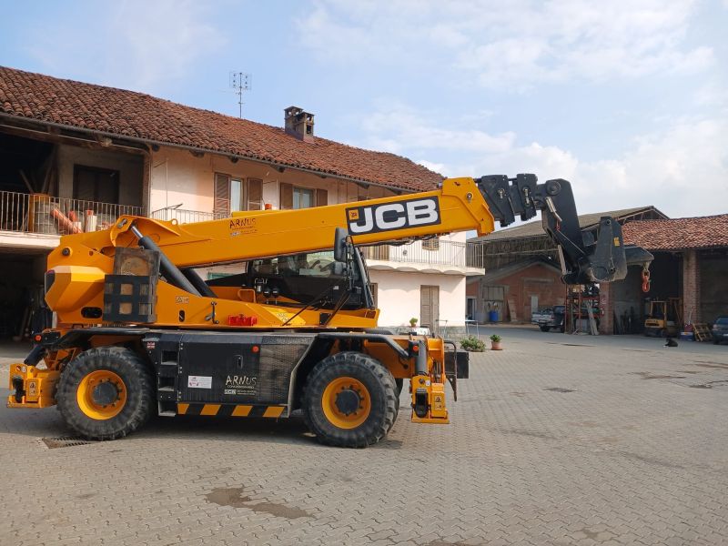 JCB 555 210R